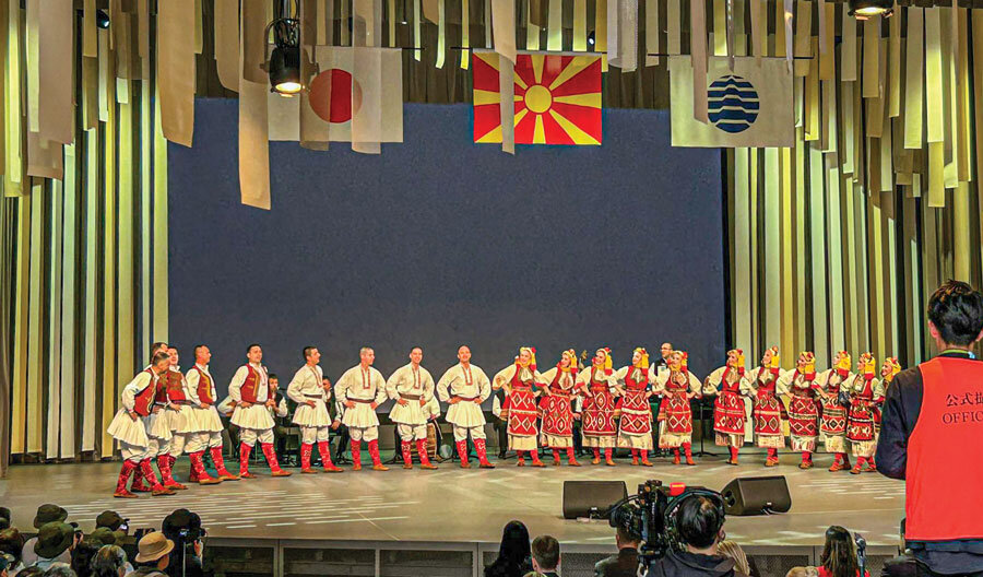 Љутков: „На Националниот ден, Македонија блесна со својата култура и дух.“