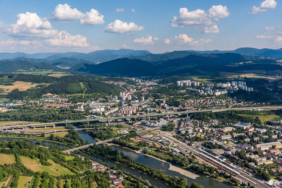 Панорама на Поважска Бистрица