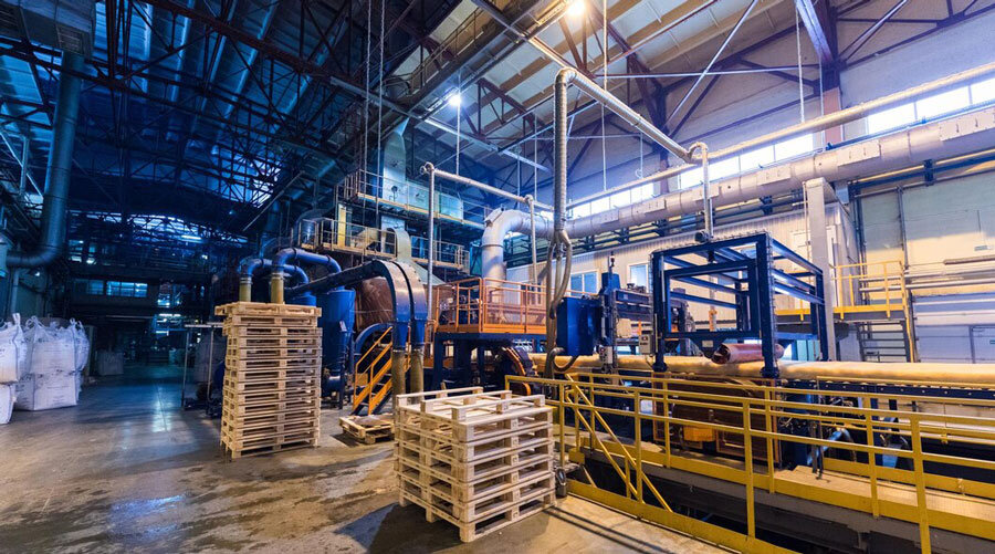 По доаѓањето на власт, новата влада на ВМРО-ДПМНЕ на 300 илјади пензионери им ги зголеми пензиите за 5 000 илјади денари, а најавено е и ново зголемување на пензиите од септември. Пензиите ќе пораснат за нови 2 000 денари – 1 000 денари во септември 2025 (исплата на 1 октомври) и 1 000 денари во март 2026 (исплата на 1 април). На овој начин се стабилизира стандардот на пензионерите кои во услови на серија поскапувања кубуреа со ниски примања. Иако претходно протестираа за зголемување на пензиите, СДСМ немаше слух за нивните барања. Освен на пензионерите, се зголемија и платите во администрацијата, здравството, образованието и полицијата.