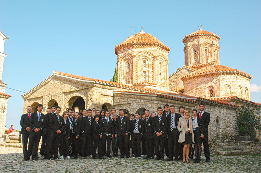 Младост пред вековна тишина: студентите на УТМС во манастирскиот комплекс „Св. Наум Охридски.“