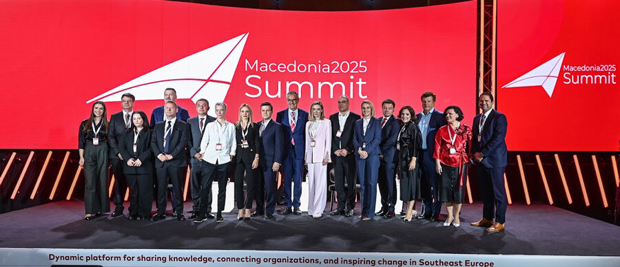 Еднаш годишно, веќе 14 години, бизнисмени, политичари, аналитичари, членови на академската заедница, претприемачи, се собираат на Самитот Македонија.