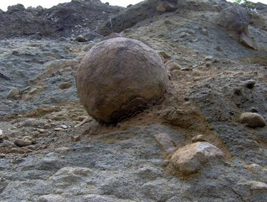 Вулканските бомби, Село Горно Кратово. Вулканските бомби, Село Горно Кратово.
