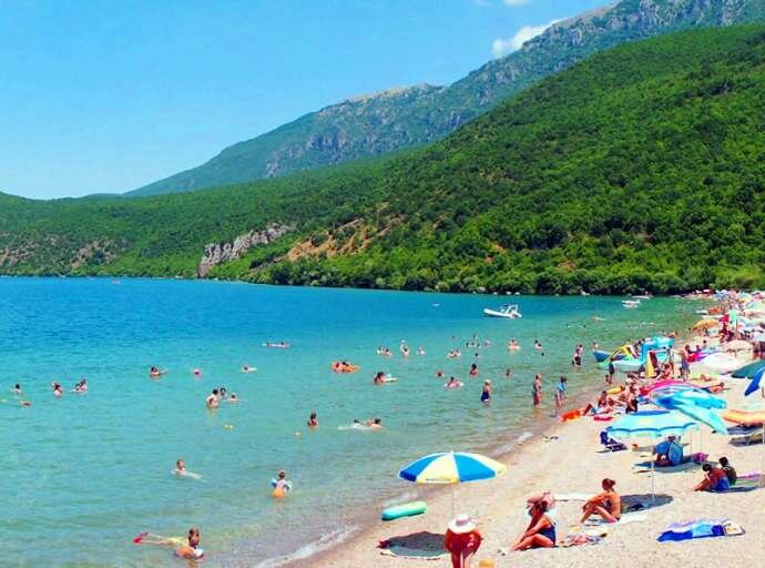 КОМПАРАЦИЈА: Дали живее регионот од туризам?